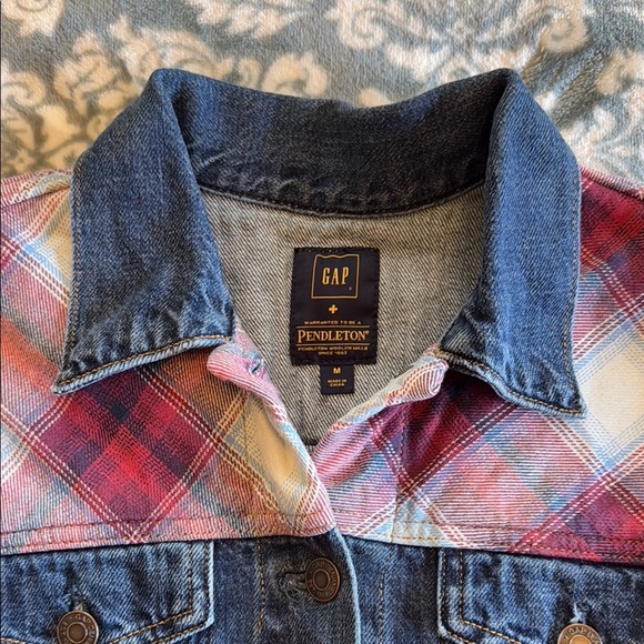 Gap x Pendleton Denim Jacket with Plaid Accents - Picture 2 of 9